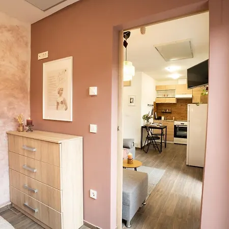 Pretty Jolie Romantic Getaway * Bled