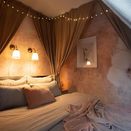 Pretty Jolie Romantic Getaway * Bled