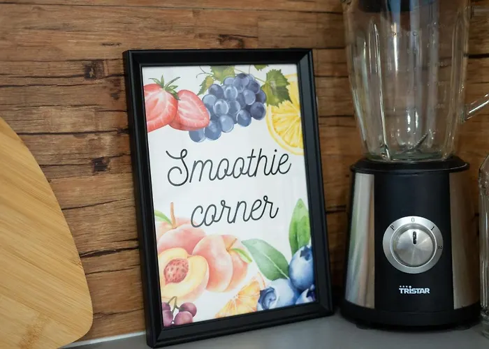 Pretty Jolie Romantic Getaway *